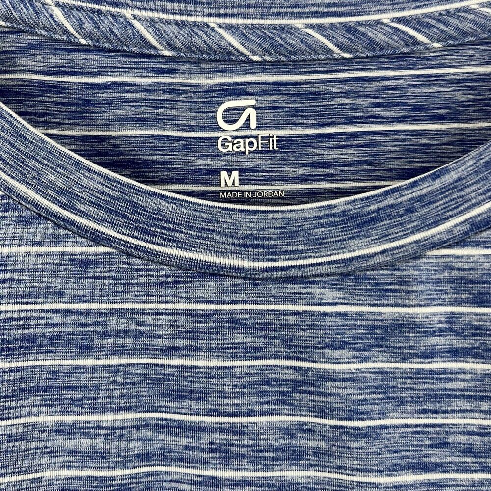 GapFit Long Sleeve Top Thumb Hole Athletic Lightweight Stretch Layering M - Picture 3 of 7